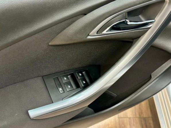 Opel Astra J Рестайлинг с пробегом 2013 года, цена 799 000 рублей, 238784 км, универсал, Автокод Объявления