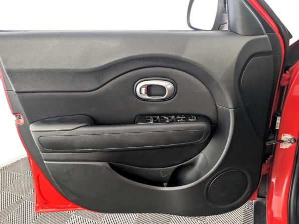 Kia Soul II Рестайлинг с пробегом 2017 года, цена 1 200 000 рублей, 199220 км, хэтчбек, Автокод Объявления