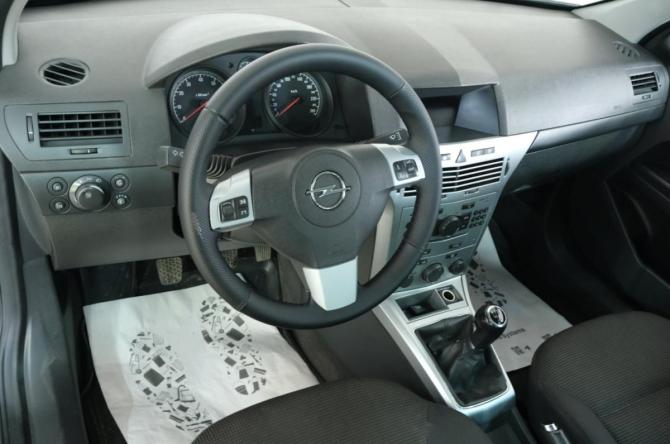 Opel Astra H Рестайлинг с пробегом 2013 года, цена 669 000 рублей, 195500 км, седан, Автокод Объявления