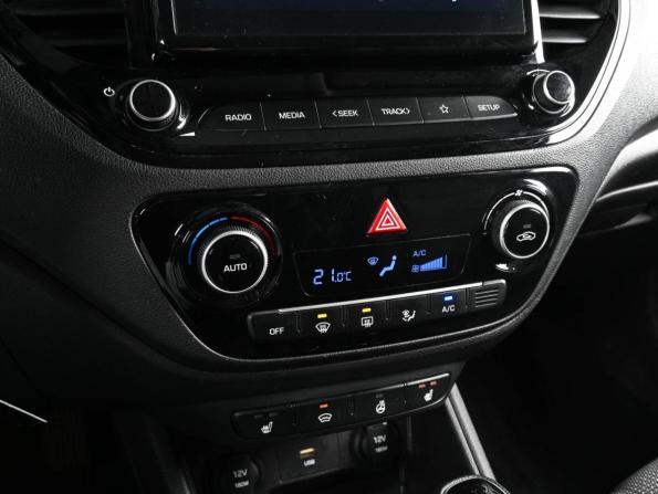 Hyundai Solaris II Рестайлинг с пробегом 2021 года, цена 1 629 000 рублей, 58488 км, седан, Автокод Объявления