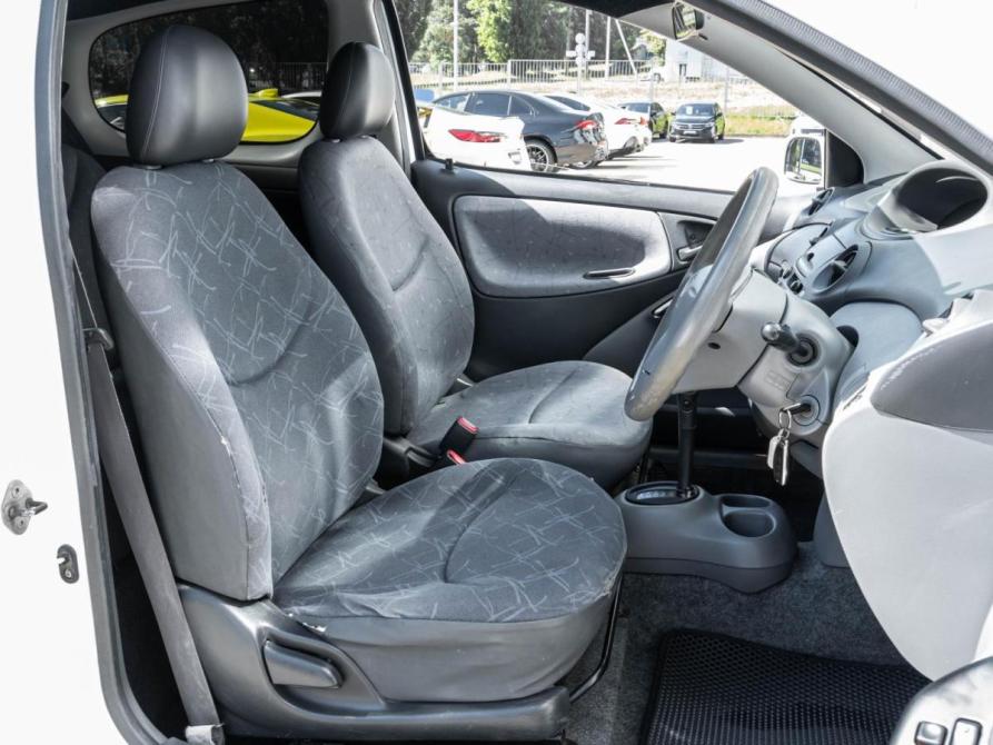 Toyota Vitz I (P10) Ставрополь  - изображение 10