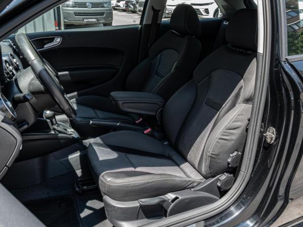 Audi A1 I (8X) с пробегом 2011 года, цена 990 000 рублей, 221926 км, хэтчбек, Автокод Объявления