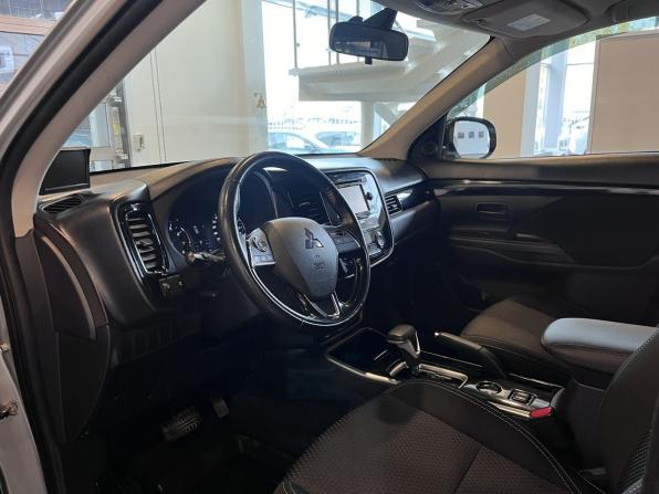 Mitsubishi Outlander III Рестайлинг 3 с пробегом 2019 года, цена 2 000 000 рублей, 133371 км, внедорожник, Автокод Объявления