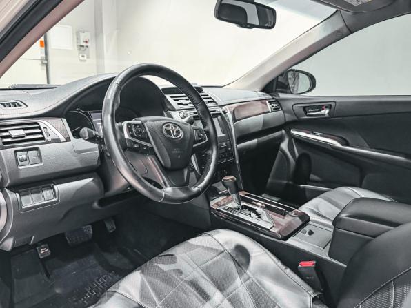 Toyota Camry VII (XV50) Рестайлинг с пробегом 2015 года, цена 1 880 000 рублей, 96318 км, седан, Автокод Объявления