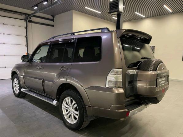 Mitsubishi Pajero IV с пробегом 2011 года, цена 2 099 000 рублей, 143841 км, внедорожник, Автокод Объявления