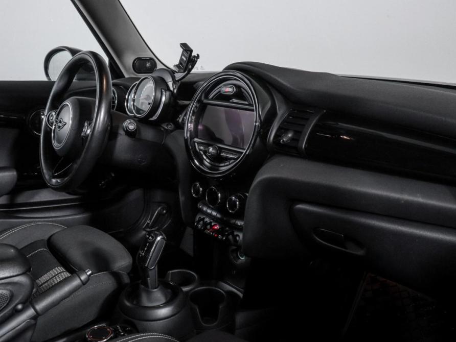 Mini Hatch III (F55/F56) Москва  - изображение 9