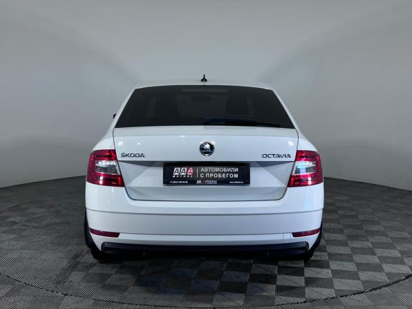 Skoda Octavia III (A7) Рестайлинг с пробегом 2019 года, цена 2 170 000 рублей, 40143 км, лифтбек, Автокод Объявления