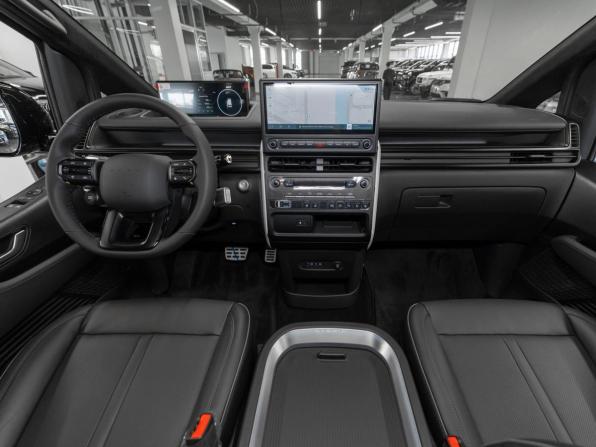 Hyundai Staria I Рестайлинг с пробегом 2026 года, цена 7 300 000 рублей, 100 км, минивэн, Автокод Объявления