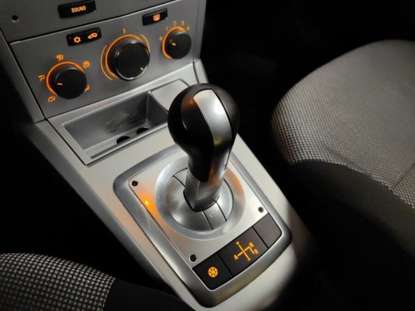 Opel Astra H Рестайлинг с пробегом 2012 года, цена 461 000 рублей, 204069 км, универсал, Автокод Объявления