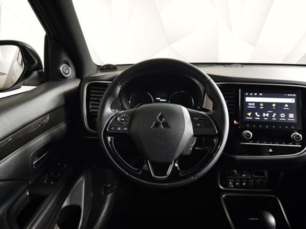 Mitsubishi Outlander III Рестайлинг 3 с пробегом 2022 года, цена 2 895 000 рублей, 30953 км, внедорожник, Автокод Объявления