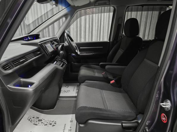 Honda Stepwgn V с пробегом 2016 года, цена 1 850 000 рублей, 140000 км, минивэн, Автокод Объявления