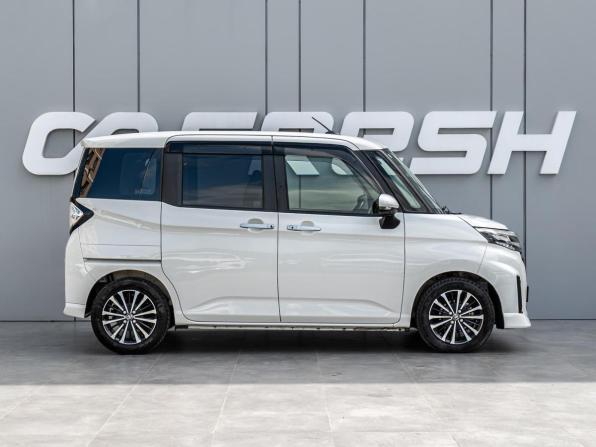 Toyota Roomy I Рестайлинг с пробегом 2021 года, цена 1 477 000 рублей, 54391 км, микровэн, Автокод Объявления