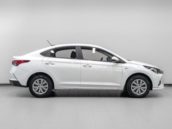 Hyundai Solaris II Рестайлинг с пробегом 2022 года, цена 1 595 000 рублей, 90141 км, седан, Автокод Объявления