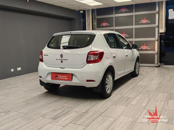 Renault Sandero II с пробегом 2015 года, цена 828 000 рублей, 136000 км, хэтчбек, Автокод Объявления