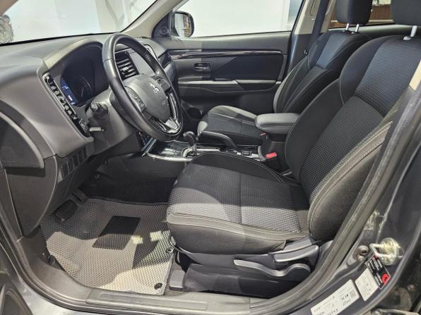 Mitsubishi Outlander III Рестайлинг 3 с пробегом 2020 года, цена 1 849 000 рублей, 172672 км, внедорожник, Автокод Объявления