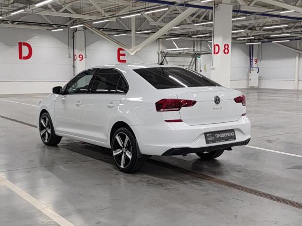 Volkswagen Polo VI с пробегом 2021 года, цена 1 455 000 рублей, 60202 км, лифтбек, Автокод Объявления