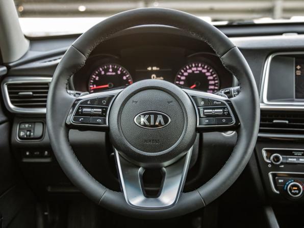 Kia Optima IV Рестайлинг с пробегом 2019 года, цена 2 038 000 рублей, 159702 км, седан, Автокод Объявления