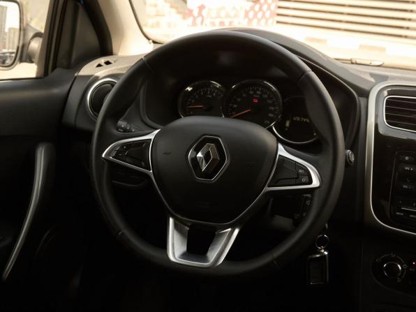 Renault Logan II Рестайлинг с пробегом 2019 года, цена 787 000 рублей, 126734 км, седан, Автокод Объявления