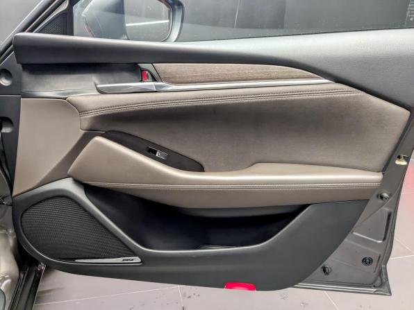 Mazda 6 III (GJ) Рестайлинг 2 с пробегом 2021 года, цена 2 435 000 рублей, 134609 км, седан, Автокод Объявления