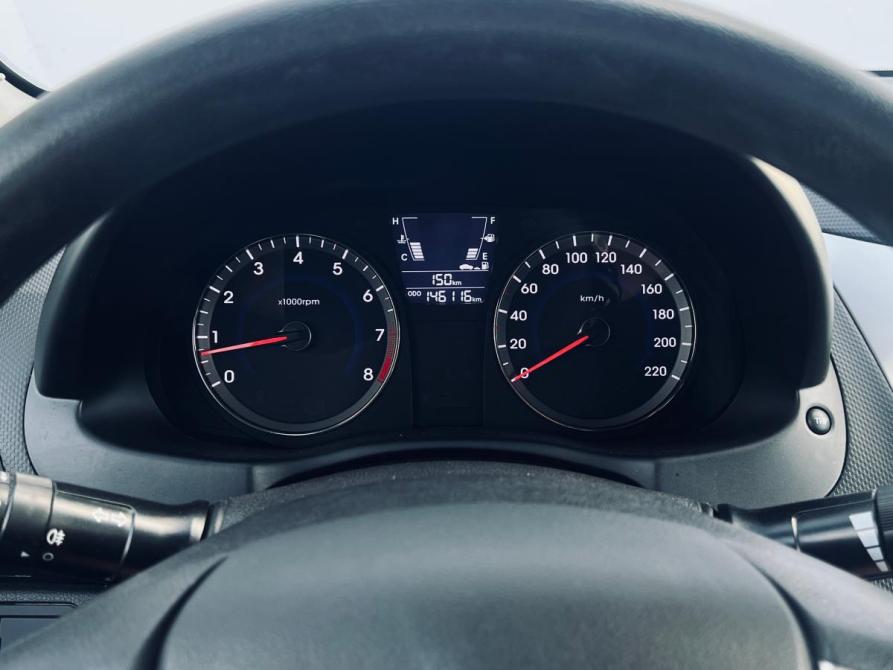 Hyundai Solaris I Санкт-Петербург  - изображение 13