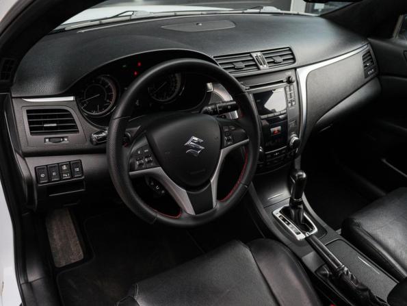 Suzuki Kizashi с пробегом 2011 года, цена 1 050 000 рублей, 309997 км, седан, Автокод Объявления
