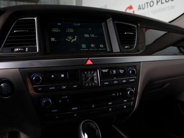 Hyundai Genesis II с пробегом 2015 года, цена 1 599 000 рублей, 164910 км, седан, Автокод Объявления
