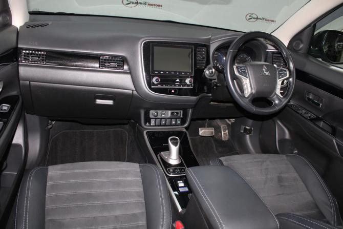 Mitsubishi Outlander III Рестайлинг 3 с пробегом 2019 года, цена 2 990 000 рублей, 90728 км, внедорожник, Автокод Объявления