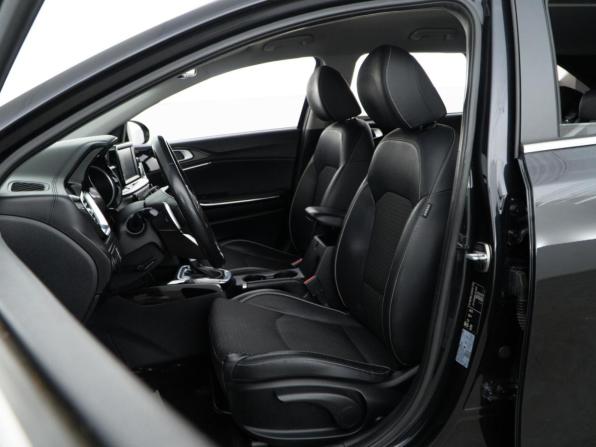 Kia Ceed III с пробегом 2019 года, цена 1 780 046 рублей, 137688 км, универсал, Автокод Объявления