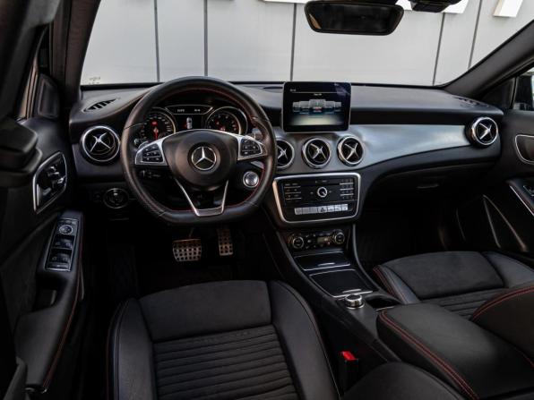 Mercedes-Benz GLA I (X156) Рестайлинг с пробегом 2019 года, цена 2 990 000 рублей, 26963 км, внедорожник, Автокод Объявления