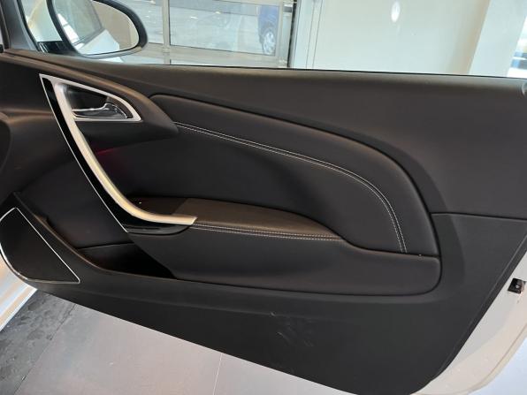 Opel Astra J Рестайлинг с пробегом 2014 года, цена 899 000 рублей, 217487 км, хэтчбек, Автокод Объявления