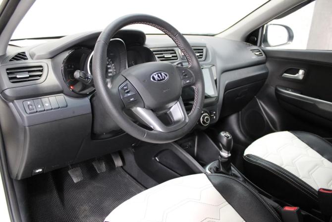 Kia Rio III с пробегом 2015 года, цена 914 000 рублей, 143290 км, седан, Автокод Объявления