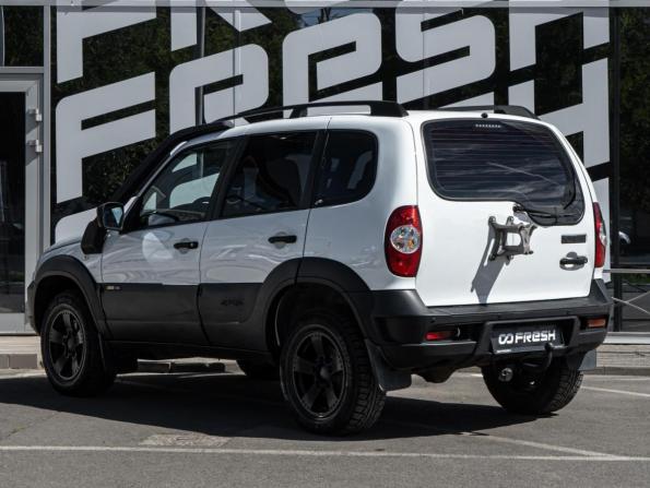 Chevrolet Niva I Рестайлинг с пробегом 2018 года, цена 800 000 рублей, 131384 км, внедорожник, Автокод Объявления