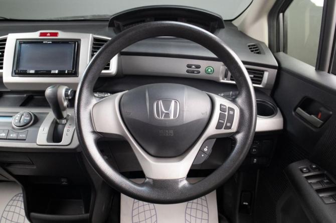 Honda Freed I Рестайлинг с пробегом 2014 года, цена 999 000 рублей, 224300 км, компактвэн, Автокод Объявления