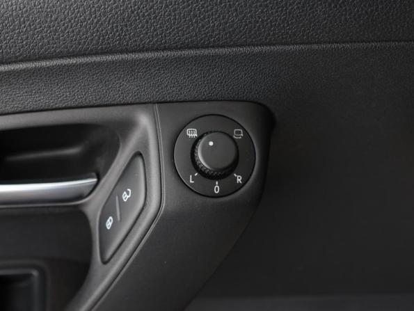 Volkswagen Polo V Рестайлинг с пробегом 2017 года, цена 1 349 000 рублей, 132940 км, седан, Автокод Объявления
