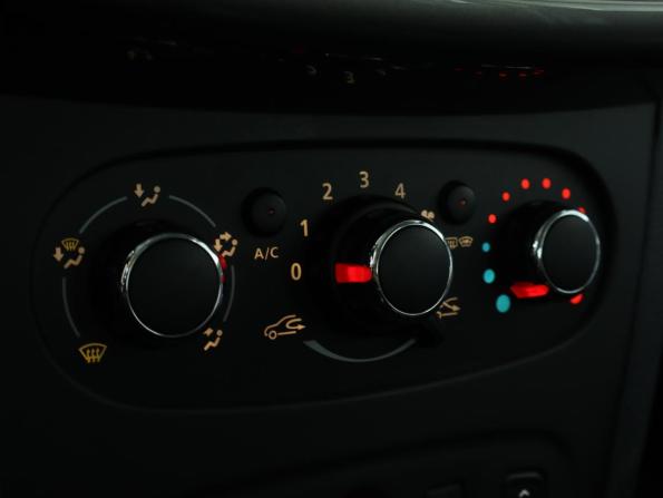 Renault Logan II с пробегом 2016 года, цена 779 000 рублей, 84453 км, седан, Автокод Объявления