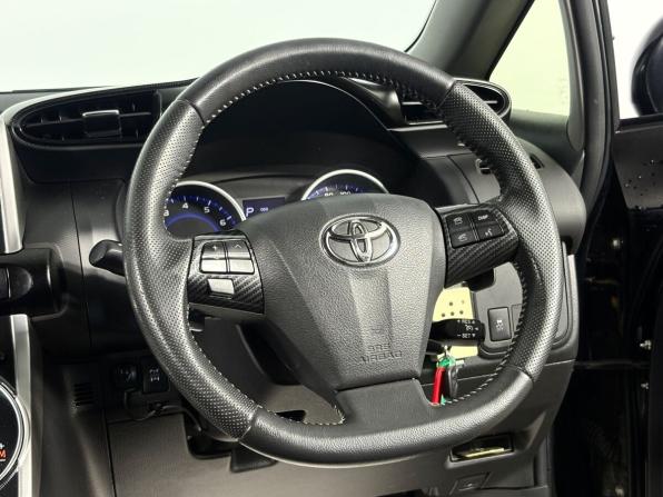 Toyota Wish II Рестайлинг с пробегом 2012 года, цена 1 399 000 рублей, 196575 км, минивэн, Автокод Объявления
