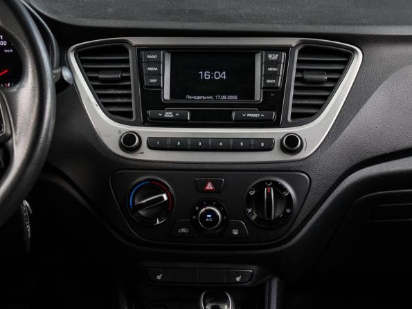 Hyundai Solaris II с пробегом 2017 года, цена 1 450 000 рублей, 99215 км, седан, Автокод Объявления