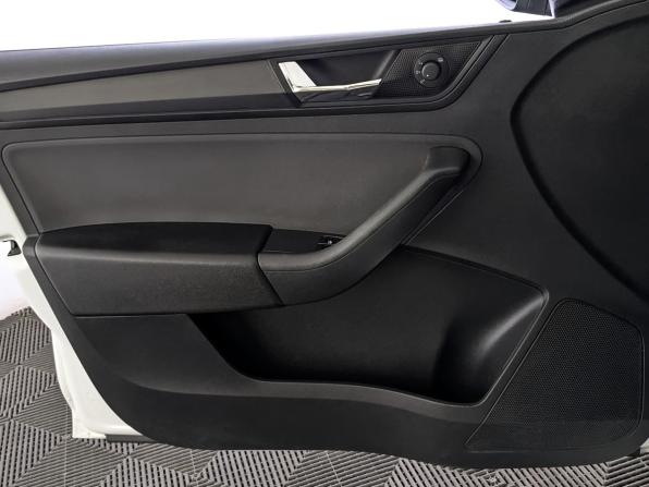 Skoda Rapid I Рестайлинг с пробегом 2019 года, цена 900 000 рублей, 171570 км, лифтбек, Автокод Объявления