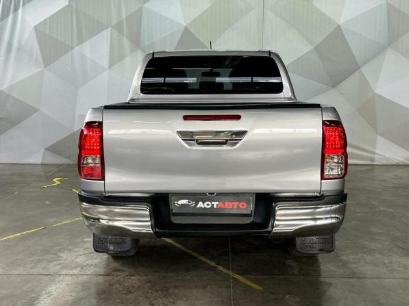 Toyota Hilux VIII с пробегом 2017 года, цена 3 300 000 рублей, 192960 км, пикап, Автокод Объявления