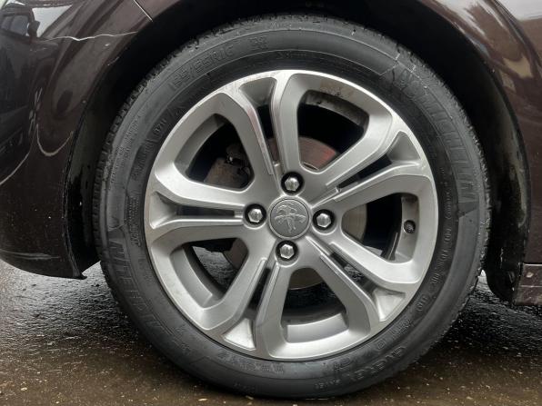 Peugeot 208 I с пробегом 2013 года, цена 800 000 рублей, 64966 км, хэтчбек, Автокод Объявления