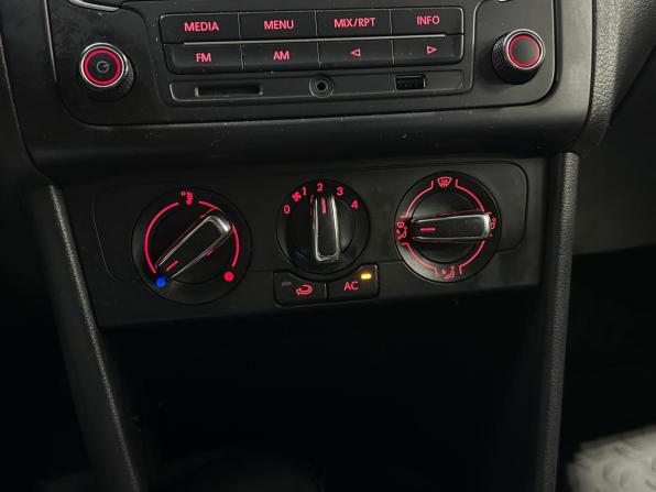 Volkswagen Polo V с пробегом 2011 года, цена 450 000 рублей, 284276 км, седан, Автокод Объявления