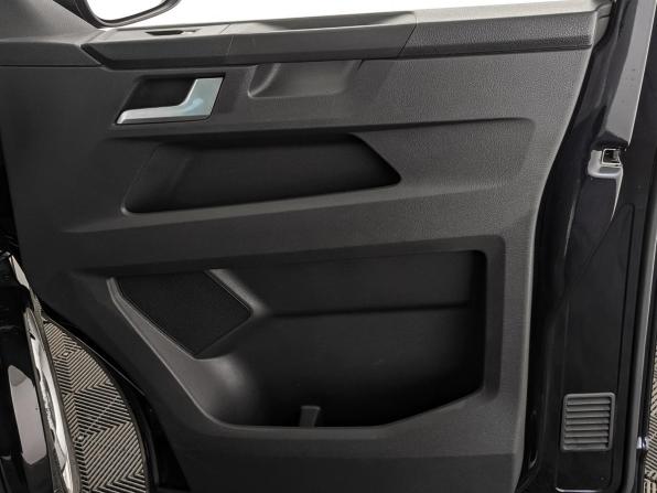 Volkswagen Multivan T6 Рестайлинг с пробегом 2021 года, цена 5 455 000 рублей, 94113 км, минивэн, Автокод Объявления
