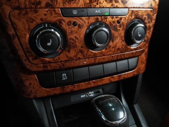Skoda Yeti I Рестайлинг с пробегом 2015 года, цена 1 344 000 рублей, 142160 км, внедорожник, Автокод Объявления