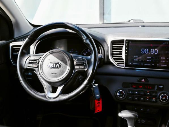 Kia Sportage IV Рестайлинг с пробегом 2018 года, цена 2 299 000 рублей, 68000 км, внедорожник, Автокод Объявления