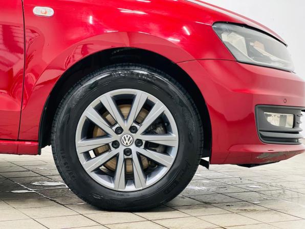 Volkswagen Polo V Рестайлинг с пробегом 2020 года, цена 1 250 000 рублей, 127000 км, седан, Автокод Объявления