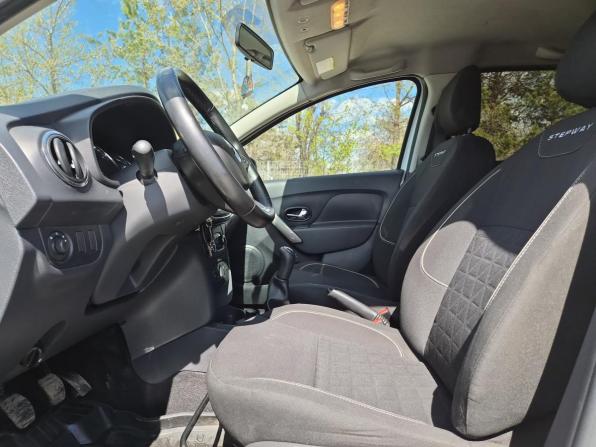Renault Sandero II Рестайлинг с пробегом 2018 года, цена 1 225 000 рублей, 60353 км, хэтчбек, Автокод Объявления