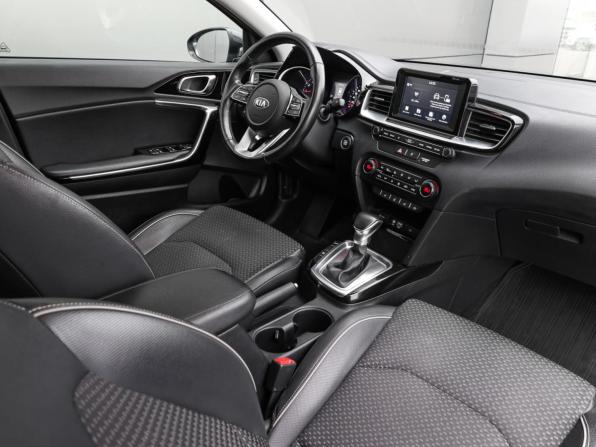 Kia Ceed III с пробегом 2019 года, цена 1 699 000 рублей, 119102 км, универсал, Автокод Объявления