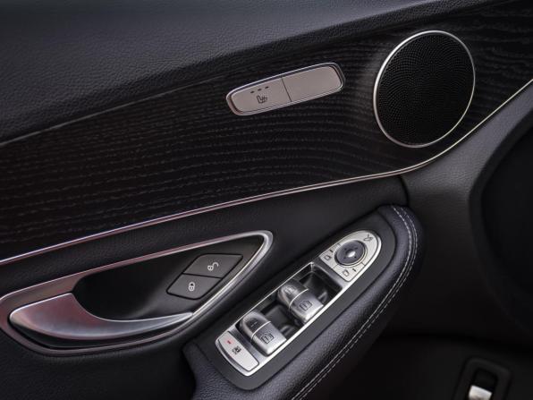 Mercedes-Benz C-Класс IV (W205) Рестайлинг с пробегом 2018 года, цена 3 248 000 рублей, 92000 км, седан, Автокод Объявления