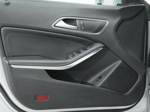Mercedes-Benz CLA I (C117 X117) с пробегом 2015 года, цена 1 699 000 рублей, 174330 км, седан, Автокод Объявления