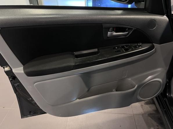 Suzuki SX4 I (Classic) Рестайлинг с пробегом 2012 года, цена 781 900 рублей, 207270 км, хэтчбек, Автокод Объявления